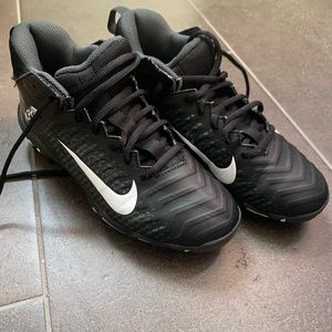 Nike Alpha Boys Football Cleats Size 4